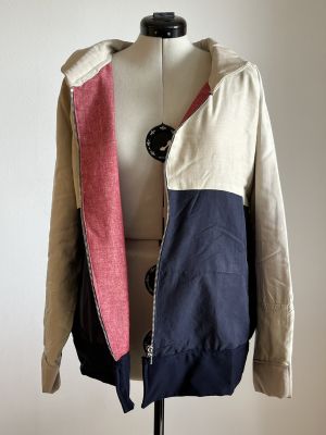 Jacke von saya Kudera vorne geffnet